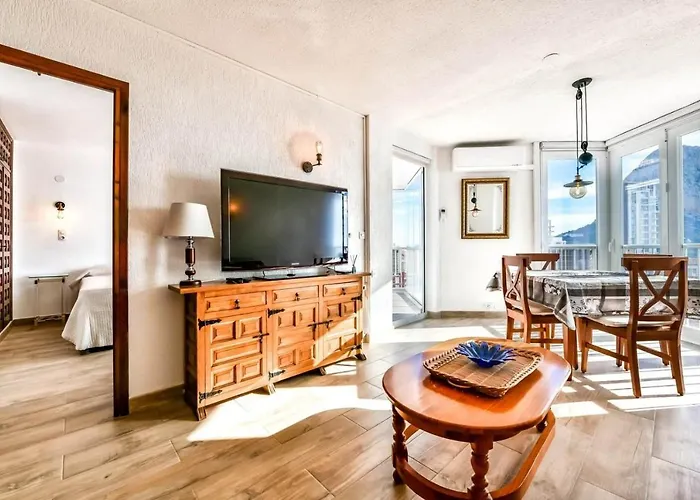 Les Yeux Dans Le Bleu *