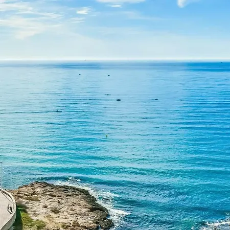 Les Yeux Dans Le Bleu